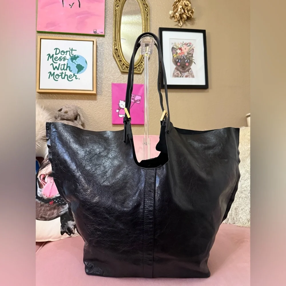 💯 Authentic ALLSAINTS Soft Black Leather Hobo. Unique, large bag!! - Picture 14 of 15